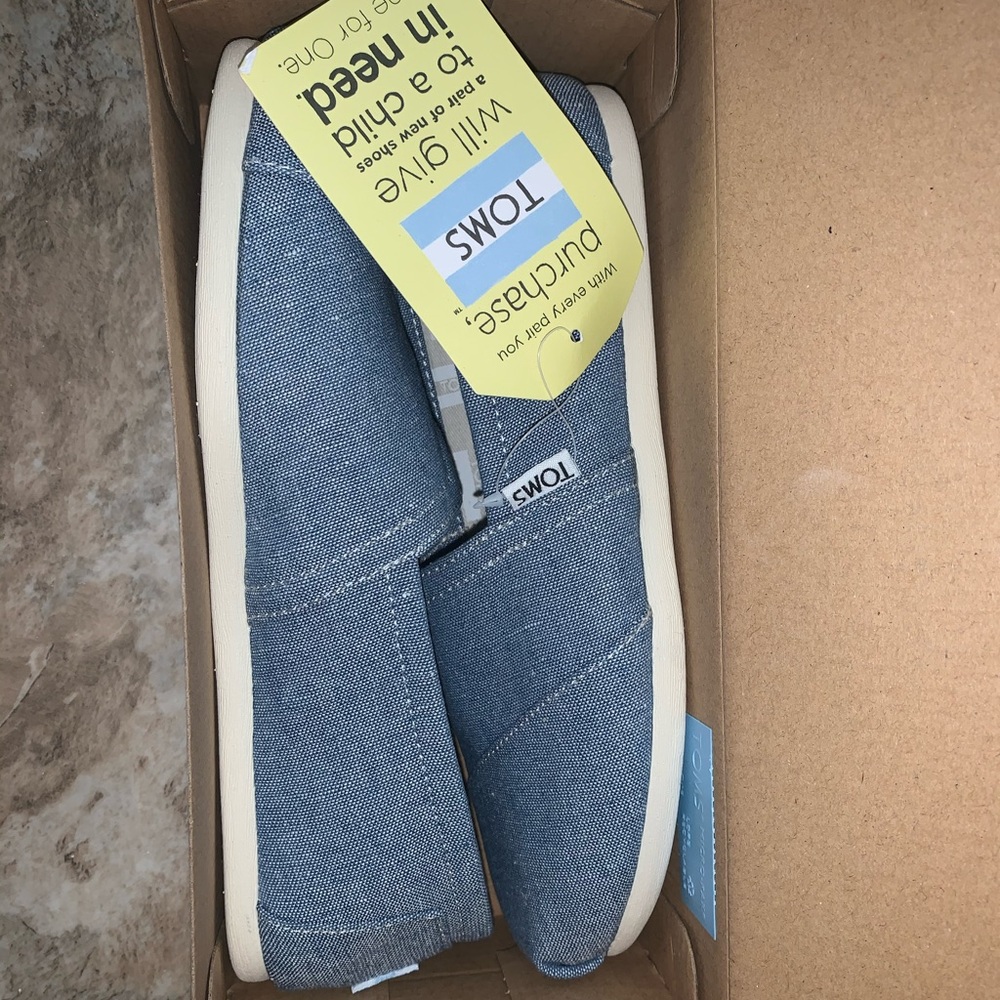 Classic Toms blue slub chambray